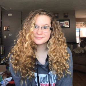 Meet your Posher, April